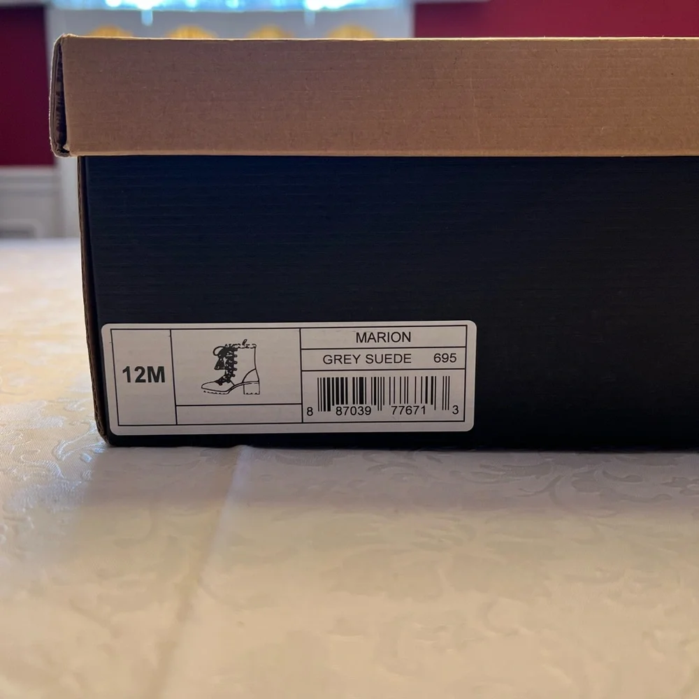 AEROSOLES Suede Gray Winter Boots - Picture 10 of 12